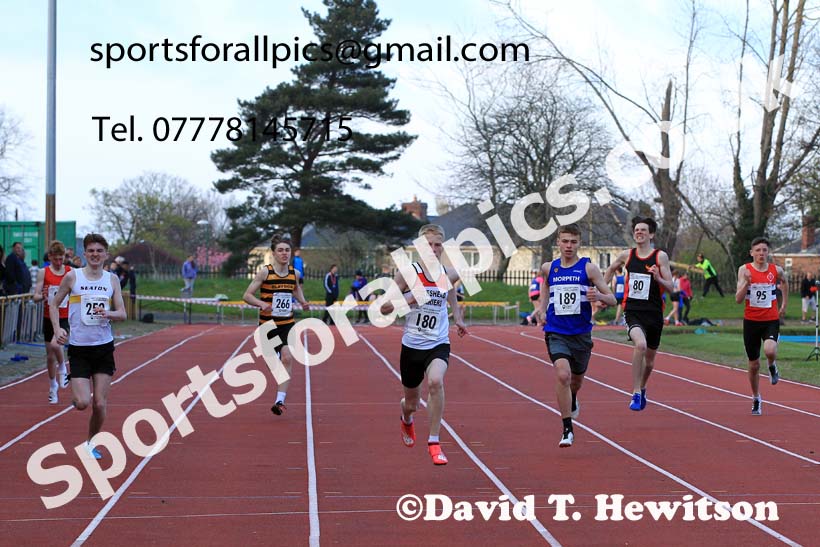 300 metres, 2022 NEGP No. 1,  Monkton Stadium, April 20th, on a very cold night. Photo: David T. Hewitson/Sports for All Pics